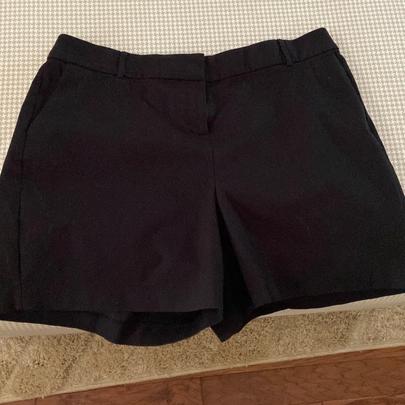 Lane Bryant black shorts. Stretchy material. 2 pockets - Picture 1 of 3